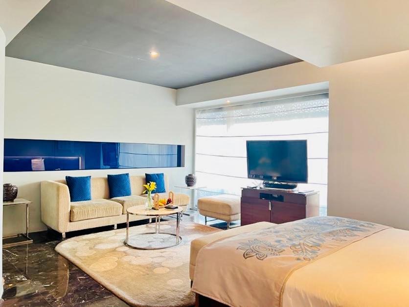 The Park Hyderabad, Banjara Hills Near Hussain Sagar Hotel 5*